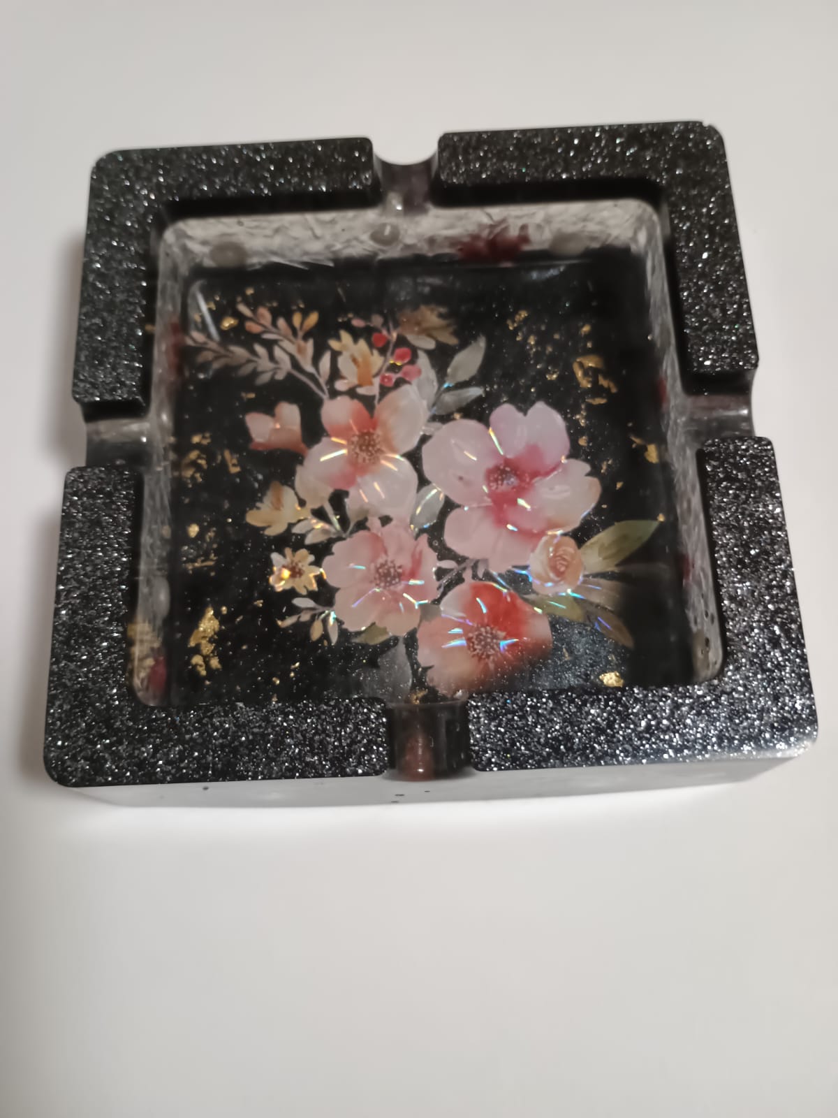 Scrumieră cu design floral