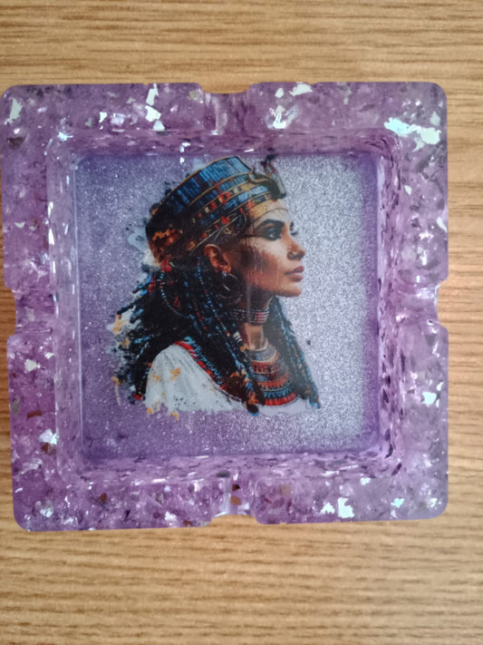 Scrumieră cu motive egiptene