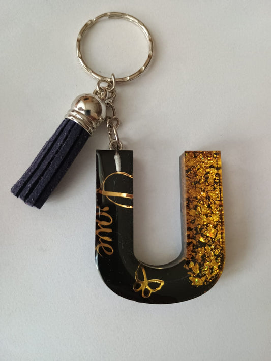 Breloc personalizat cu inițială din rășină
